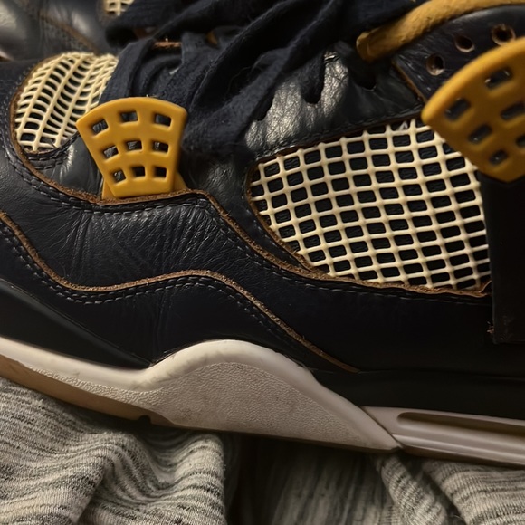 Jordan 4s for sale I no longer need them - Picture 4 of 4